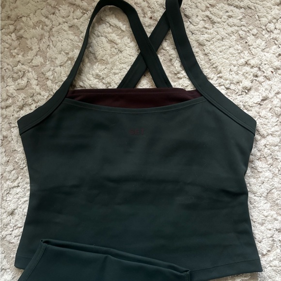 SET Active Limited Edition LUXFORM Forest Green Activewear Set (Size XS) - Picture 6 of 7